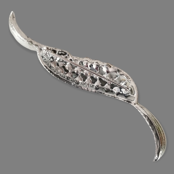 Vintage CORO Blue Rhinestone Brooch Mid Century Silver Tone Metal Finish - Picture 5 of 8